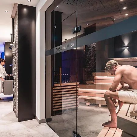 Hotel Krumers Alpin - Your Mountain Oasis Seefeld in Tirol