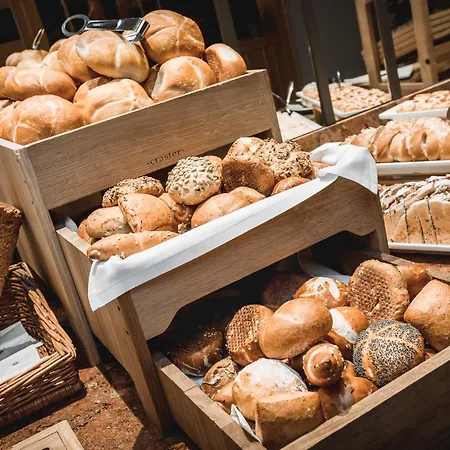 Hotel Krumers Alpin - Your Mountain Oasis Seefeld in Tirol