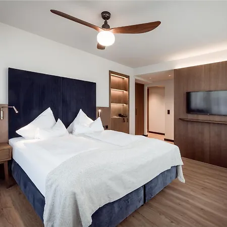 Krumers Alpin - Your Mountain Oasis Готель Зефельд-ін-Тіроль