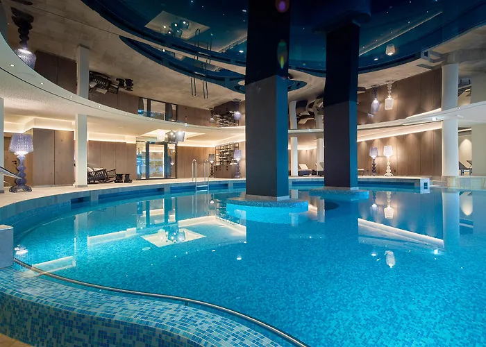 Krumers Alpin - Your Mountain Oasis Hotel Seefeld w Tirolu