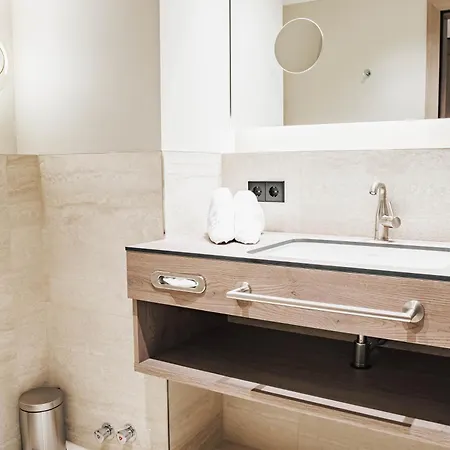 Hotel Krumers Alpin - Your Mountain Oasis Seefeld in Tirol