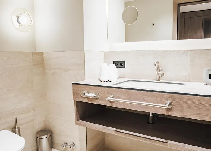 Hotel Krumers Alpin - Your Mountain Oasis Seefeld in Tirol